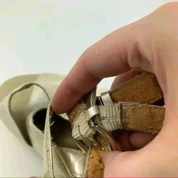 Joan & David Circa Wedge Flatform CJWANDY 7.5 Gold - Picture 10 of 12